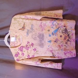 This XL blouse or shirt with the imprints of flowers butterflies Birds